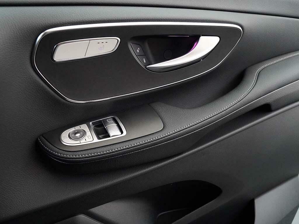 Mercedes-Benz V Class V300d Premium Black #36