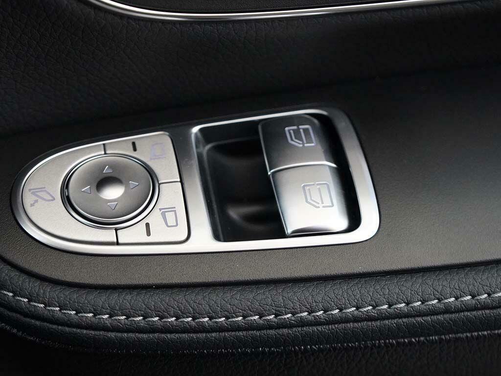 Mercedes-Benz V Class V300d Premium Black #16