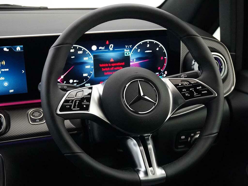 Mercedes-Benz V Class V300d Premium Black #30