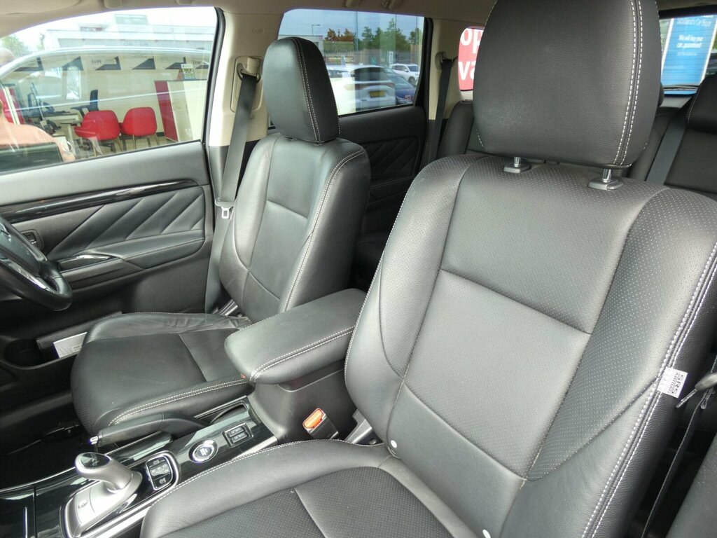 Mitsubishi Outlander 2.0H 12Kwh Juro Cvt 4Wd Euro 6 Ss Black #4