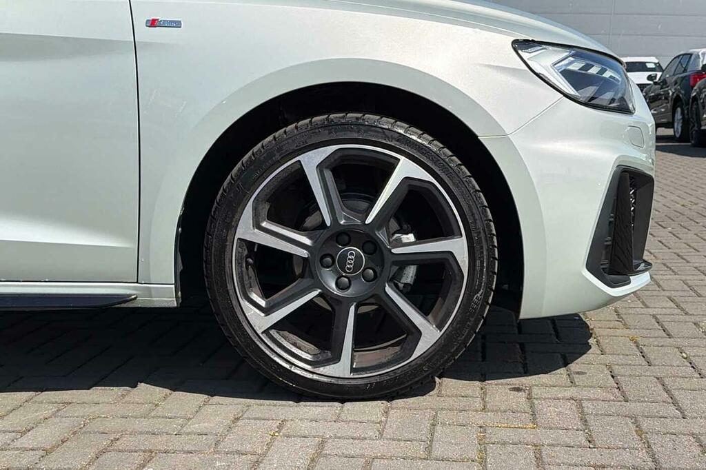 Audi A1 Black Edition 25 Tfsi 95 Ps S Tronic SN75YAF Silver #5