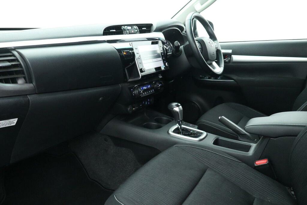 Toyota HILUX 2.8 D-4d Invincible Pickup Double Cab A FG22LCV Grey #5