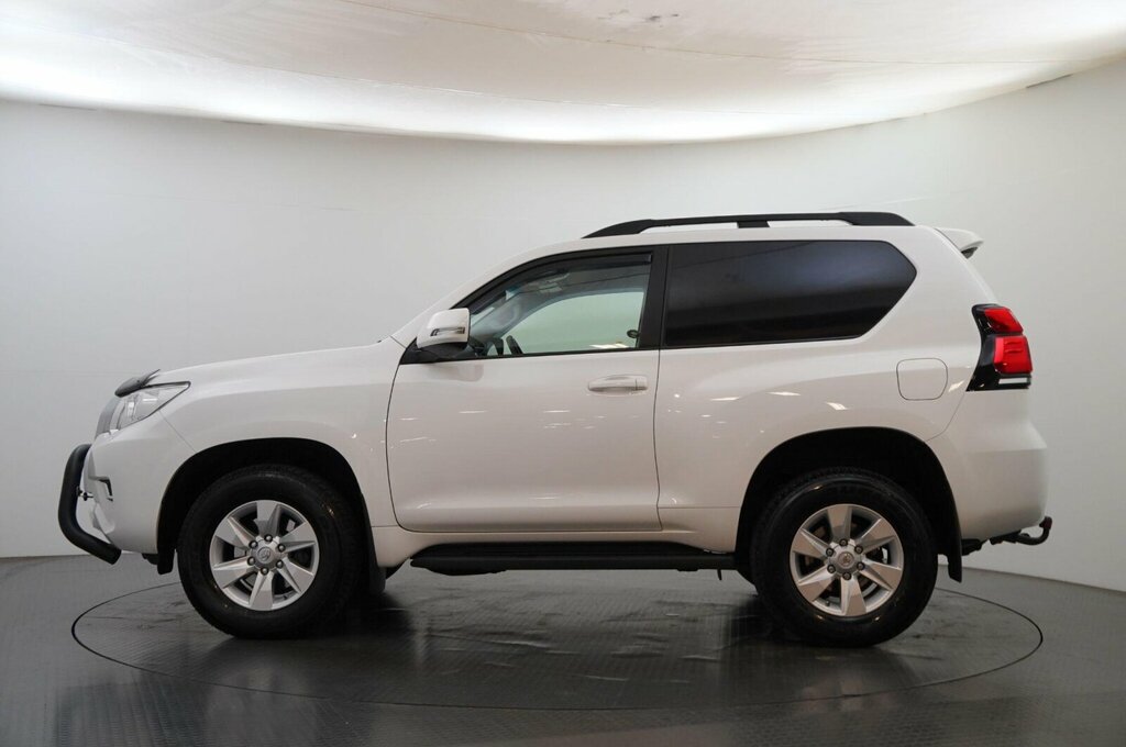 Toyota Land Cruiser 2.8D Active Navi 4Wd Swb Euro 6 Ss SY72UPA White #3