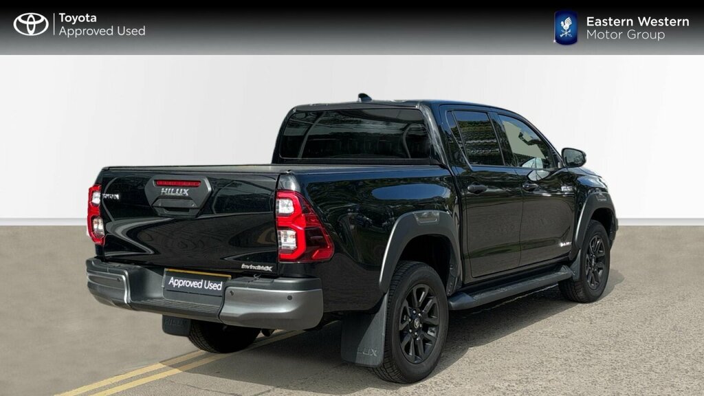 Toyota HILUX 2.8 D-4d Invincible X 4Wd Euro 6 Ss Black #2