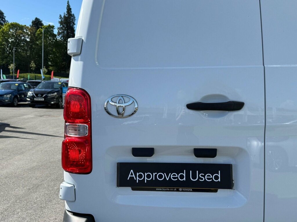 Toyota PROACE 2.0D Icon Long Panel Van 6Dr Lwb Eur FG74GZE White #6