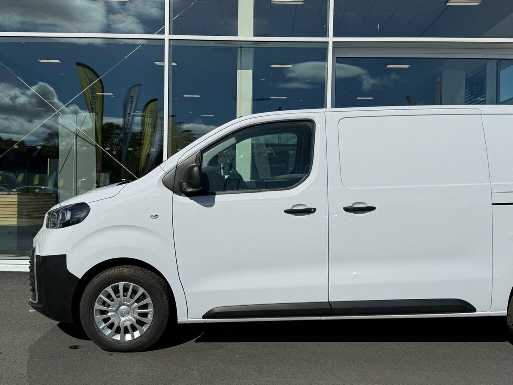 Toyota PROACE 2.0D Icon Long Panel Van 6Dr Lwb Eur FG74GZE White #4