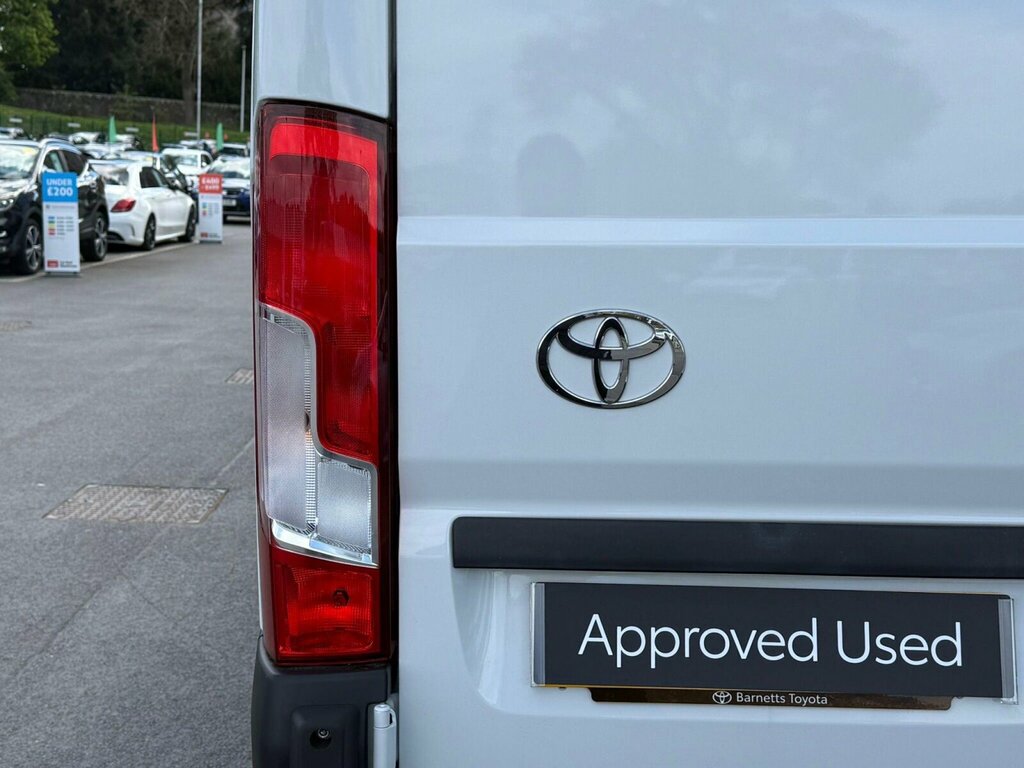 Toyota PROACE 2.2 Bluehdi 35 Icon Long Panel Van Manu White #6