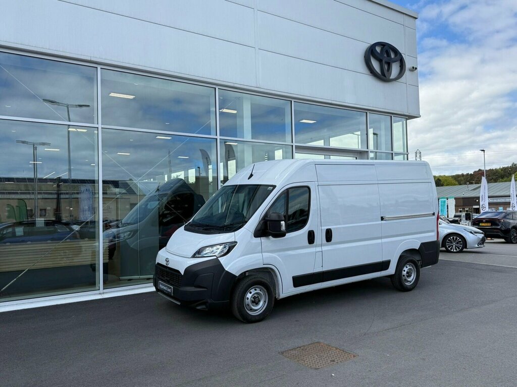 Toyota PROACE 2.2 Bluehdi 35 Icon Long Panel Van Manu White #4
