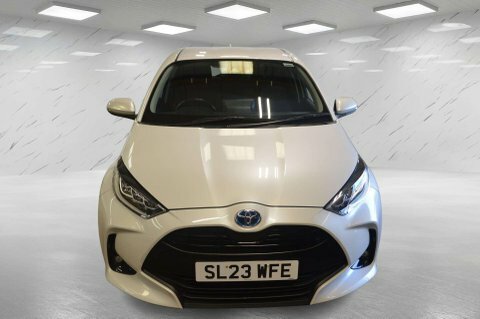 Toyota Yaris 1.5 Vvt-h Design SL23WFE White #2