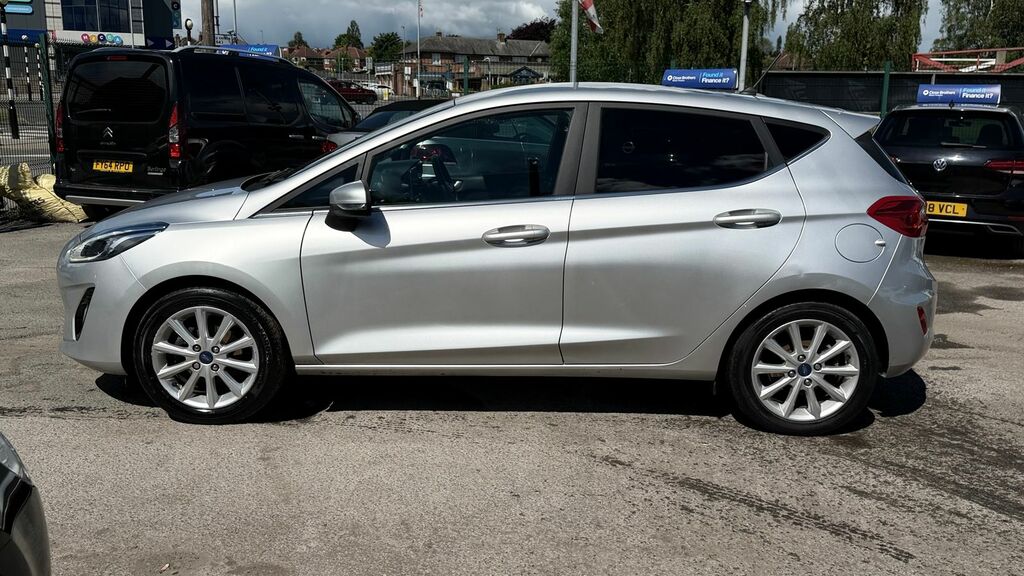 Ford Fiesta Fiesta Hatchback FD68FCJ Silver #6