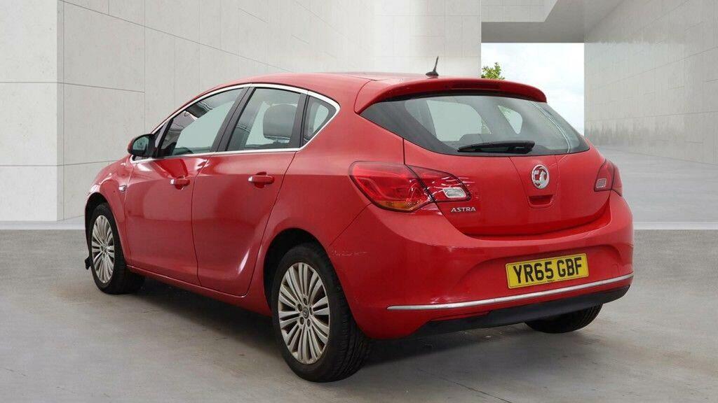 Vauxhall Astra Hatchback 1.4I Excite Euro 6 201565 YR65GBF Red #3