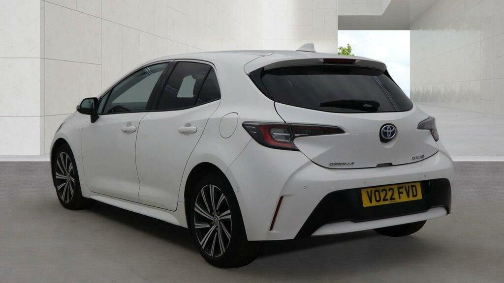 Toyota Corolla Hatchback 1.8 Vvt-h Design Cvt Euro 6 Ss 2 VO22FVD White #3