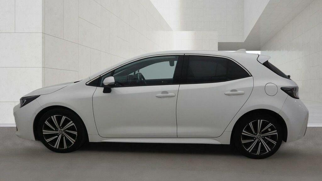 Toyota Corolla Hatchback 1.8 Vvt-h Design Cvt Euro 6 Ss 2 VO22FVD White #6