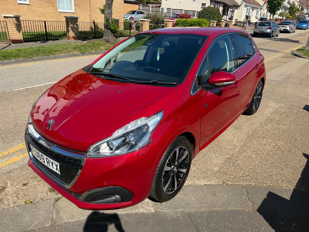 Peugeot 208 Tech Edition Ss EO69RYX Red #3