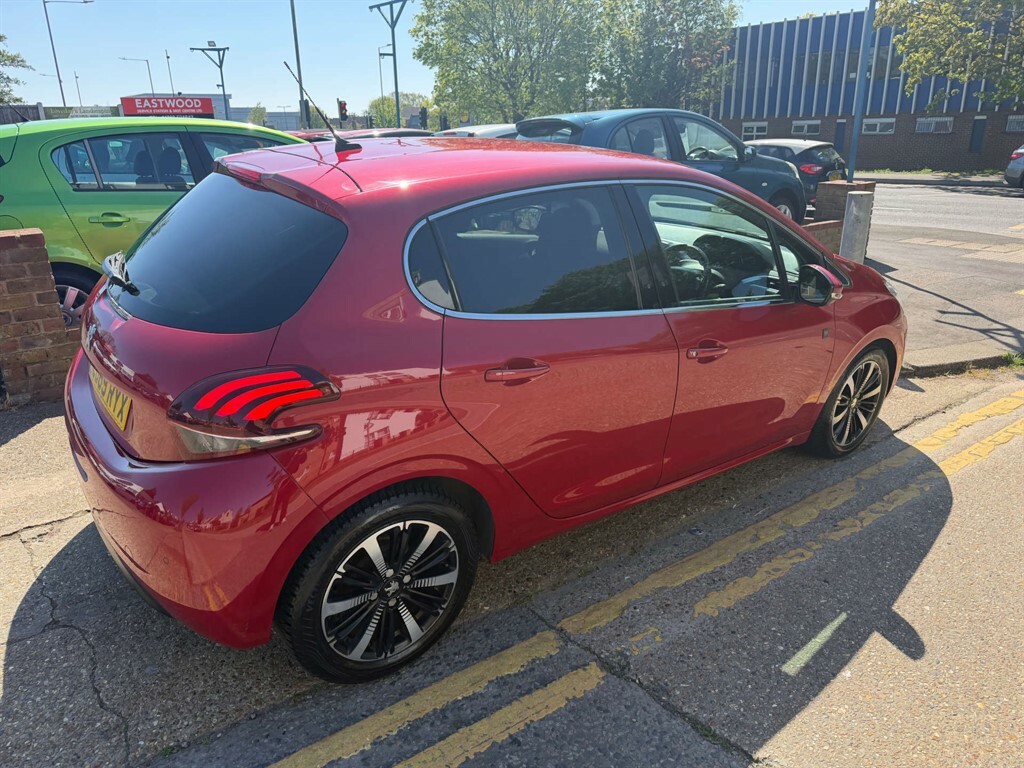 Peugeot 208 Tech Edition Ss EO69RYX Red #4