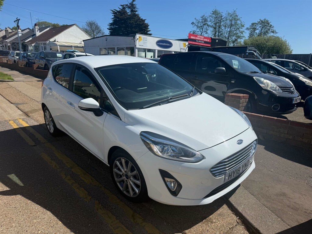 Ford Fiesta Titanium T White