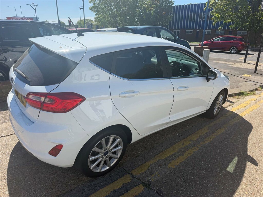 Ford Fiesta Titanium T HY18YND White #6