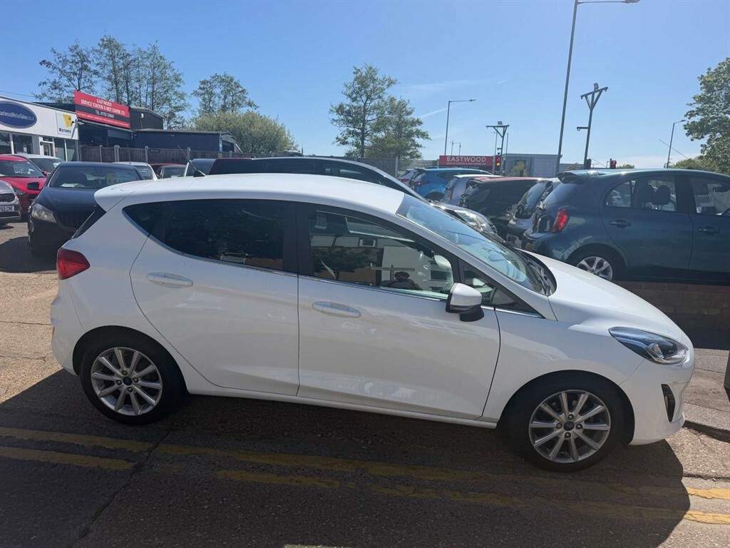 Ford Fiesta Titanium T HY18YND White #4