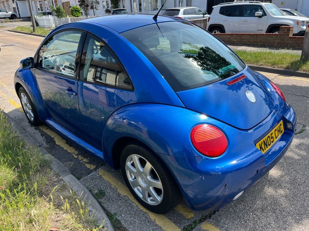 Volkswagen Beetle Hatchback KN05CHC Blue #3