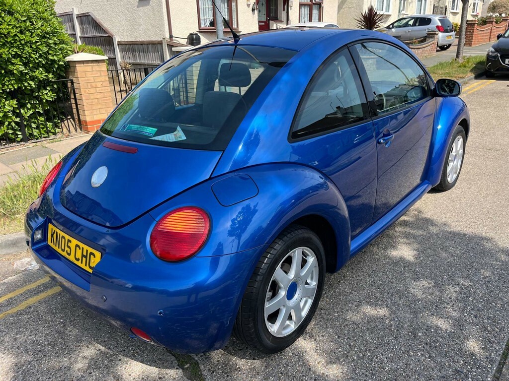 Volkswagen Beetle Hatchback KN05CHC Blue #2