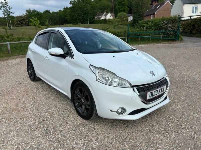 Peugeot 208 1.4 Hdi Allure Euro OU13KXK White #3