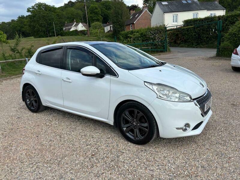 Peugeot 208 1.4 Hdi Allure Euro OU13KXK White #2