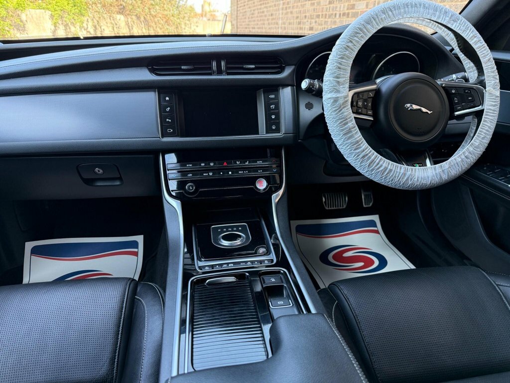 Jaguar XF 2L R-sport Grey #2