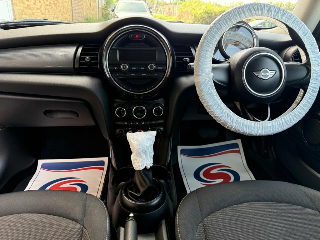 Mini Hatch 1.5L Cooper Red #2