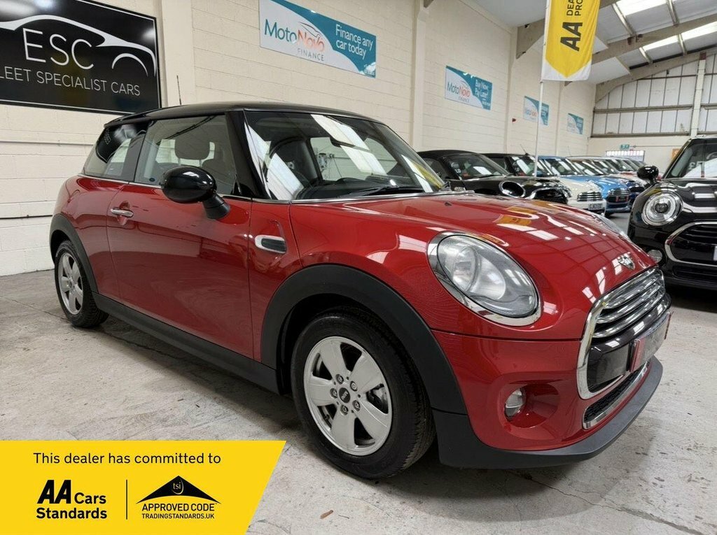 Mini Hatch 1.5L Cooper Red