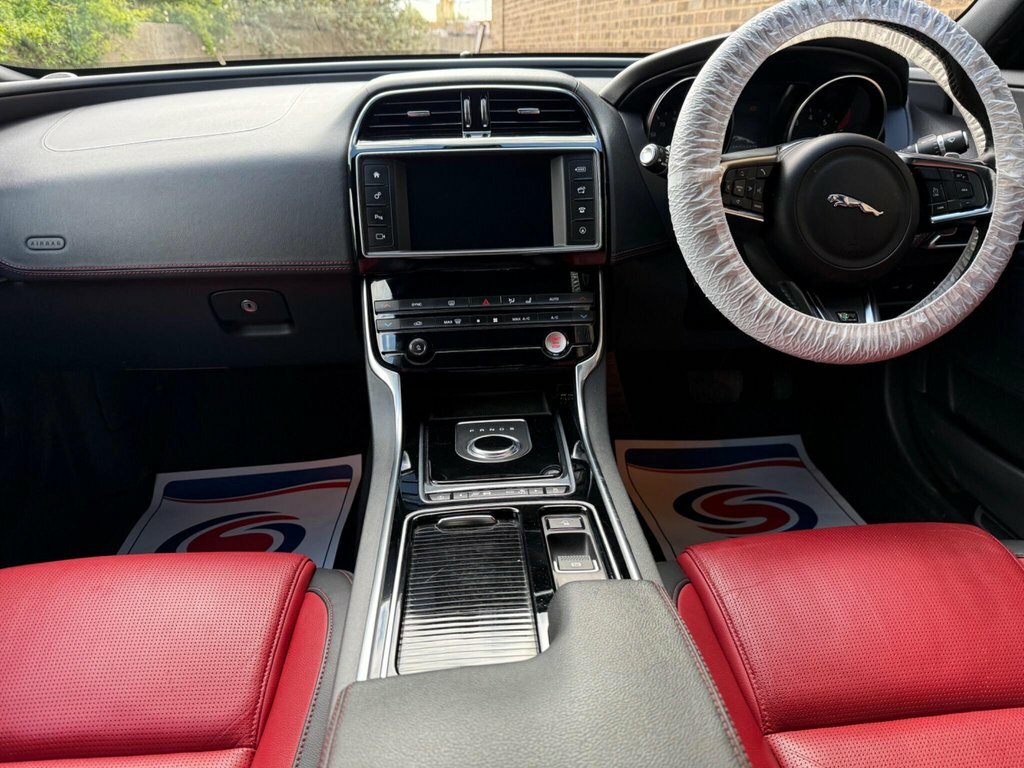Jaguar XE 2L R-sport Grey #2
