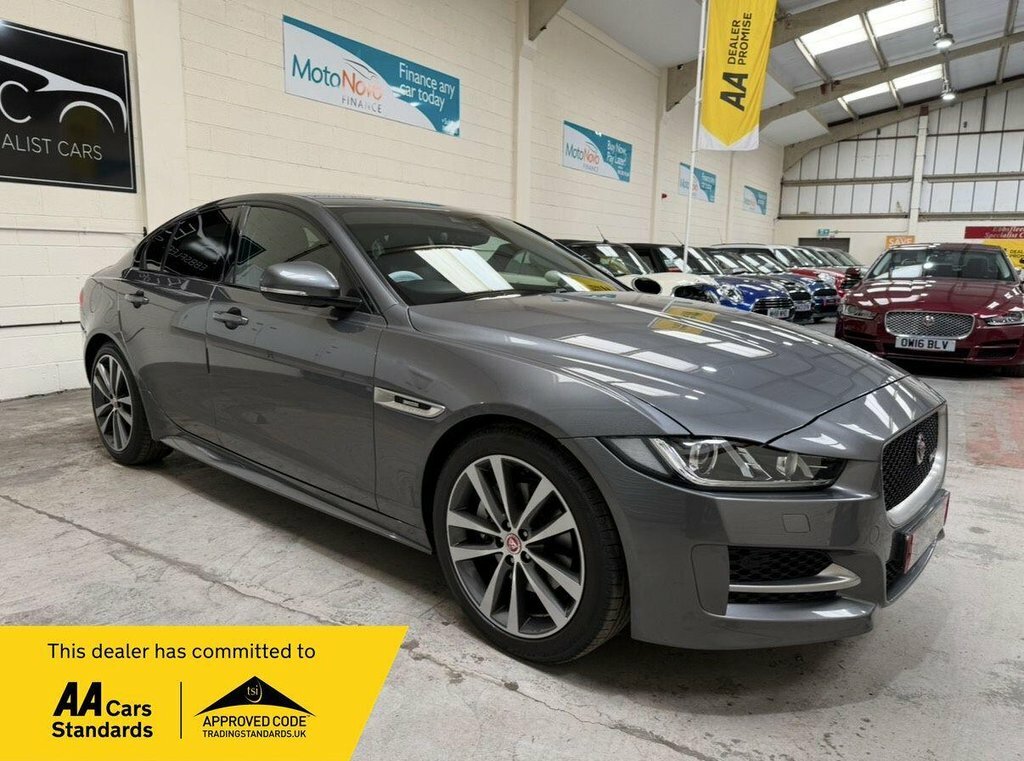 Jaguar XE 2L R-sport Grey