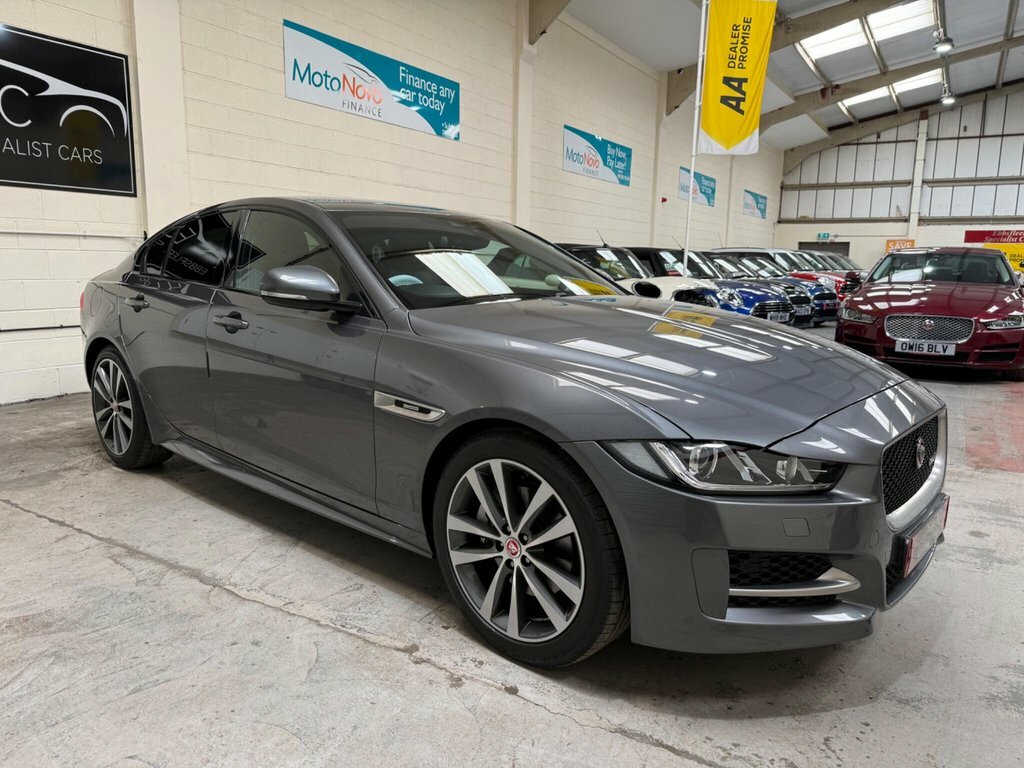 Jaguar XE 2L R-sport Grey
