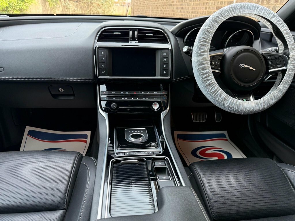 Jaguar XE 2L R-sport Grey #2