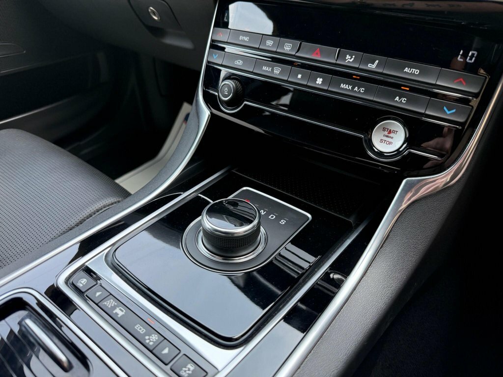 Jaguar XE 2L R-sport Grey #6