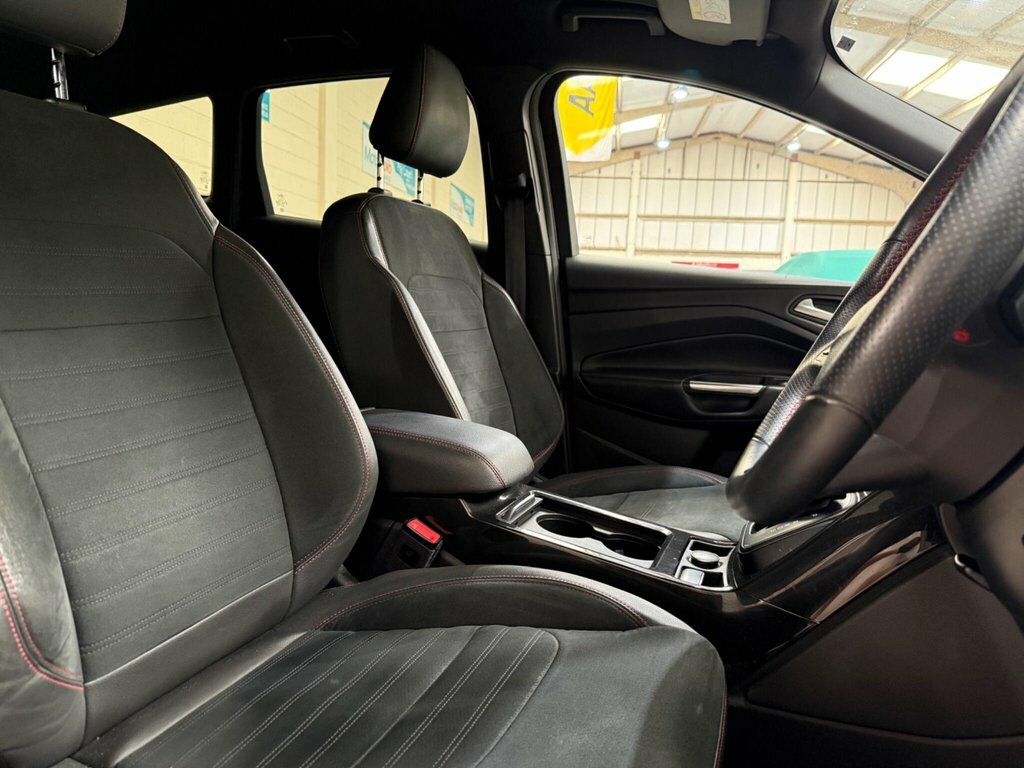 Ford Kuga 1.5L St-line WU69ZPG Black #6