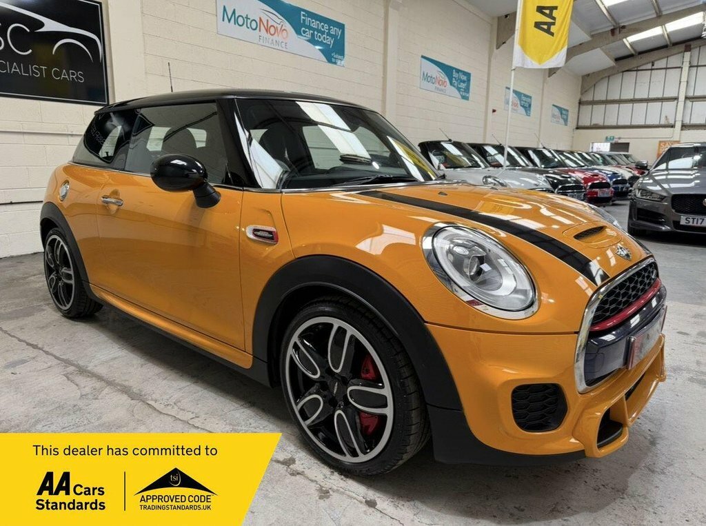 Mini Hatch 2L John Cooper Works Orange