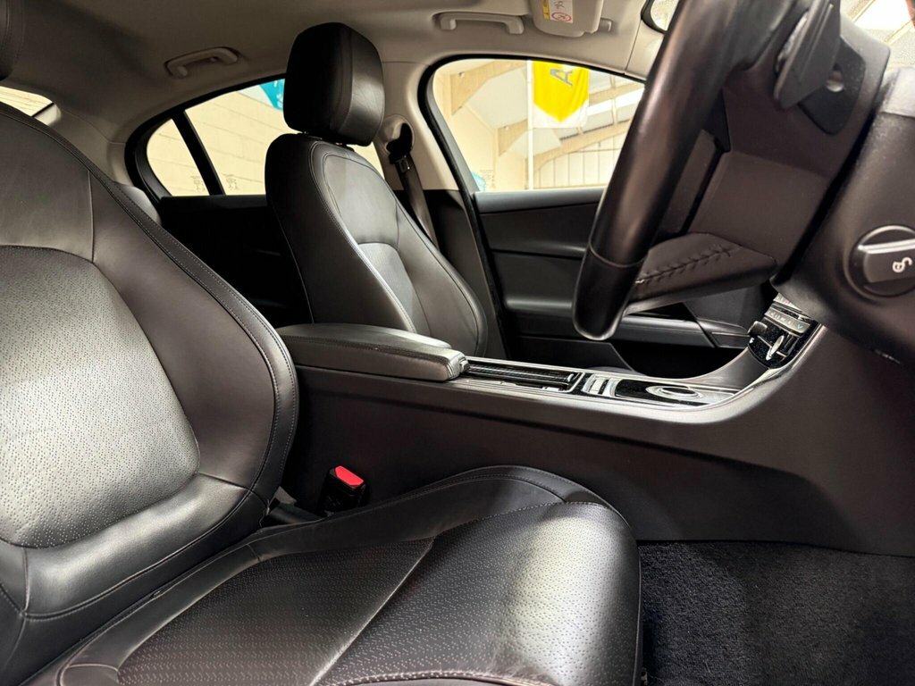 Jaguar XE 2L Portfolio LV17LTY Grey #6