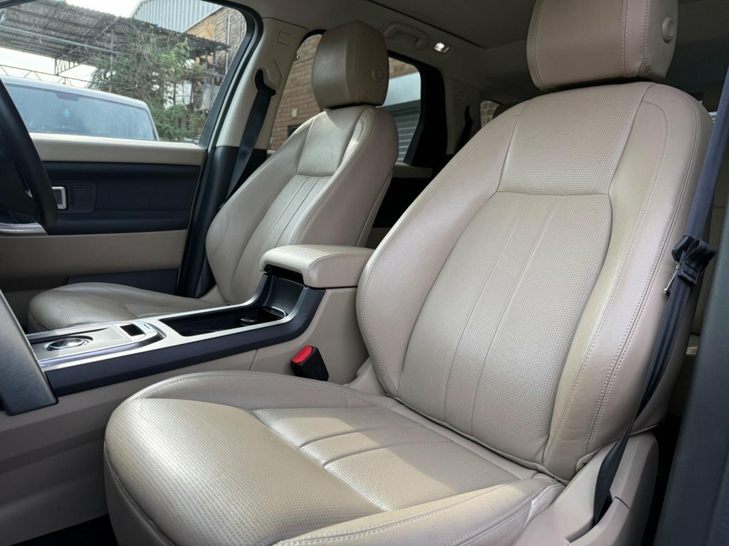Land Rover Discovery Sport 2L Hse Silver #2