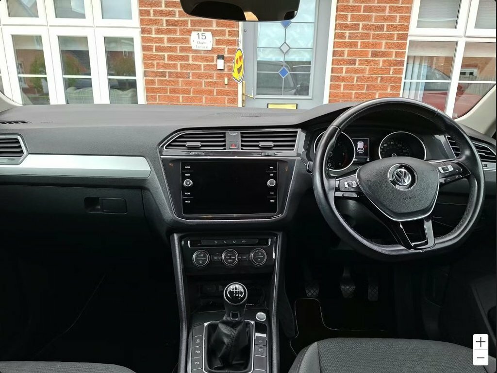 Volkswagen Tiguan 2L Match BD69MWY Black #6