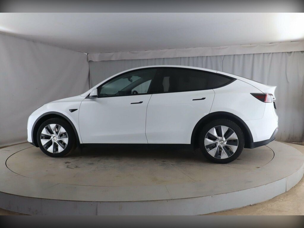 Tesla Model Y Dual Motor Long Range 4Wde BK22CDZ White #2