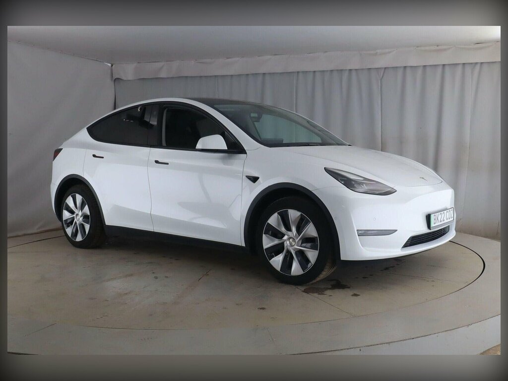 Tesla Model Y Dual Motor Long Range 4Wde White