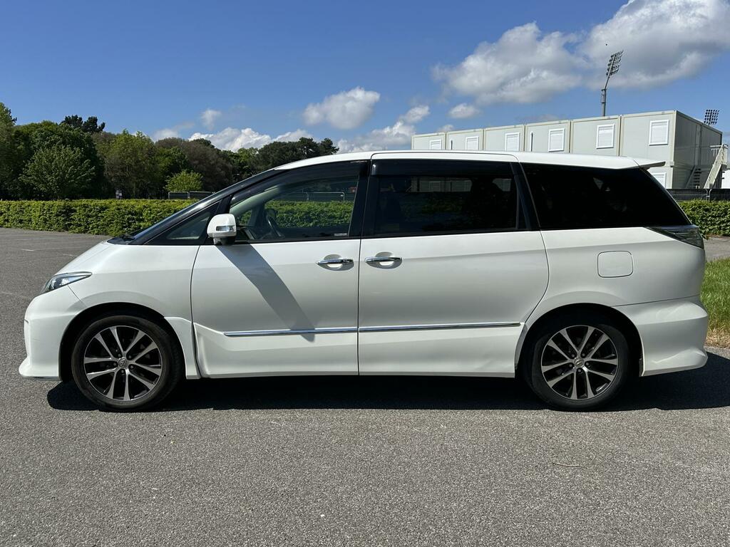 Toyota Estima 2014 Toyota Estima 2.4 Mpv 6 Seat White #4