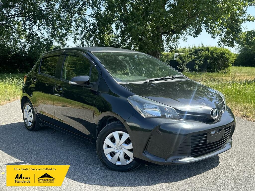 Toyota Vitz 1.0 2015 Toyota Vitz 1.0 Sleek Bl Black