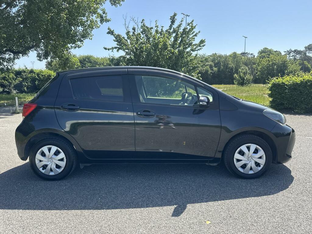 Toyota Vitz 1.0 2015 Toyota Vitz 1.0 Black Black #5