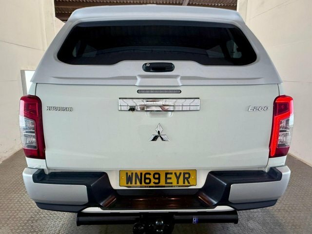 Mitsubishi L200 2019 2.2 Di-d Dc Warrior Pickup Double Cab Die White #5