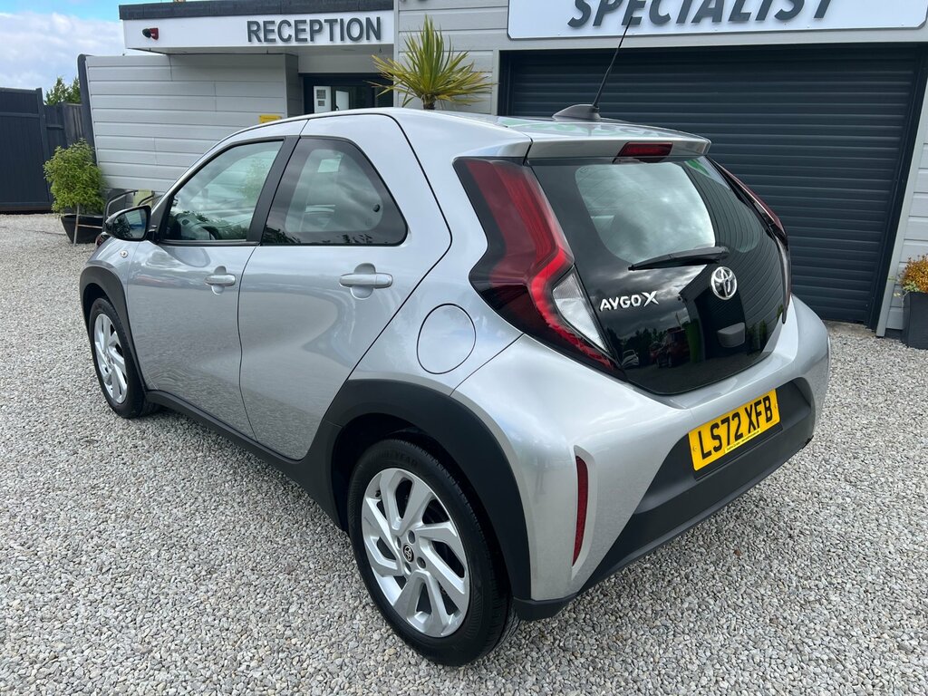 Toyota Aygo X 1.0 Vvt-i Pure Hatchback Euro 6 LS72XFB Silver #2