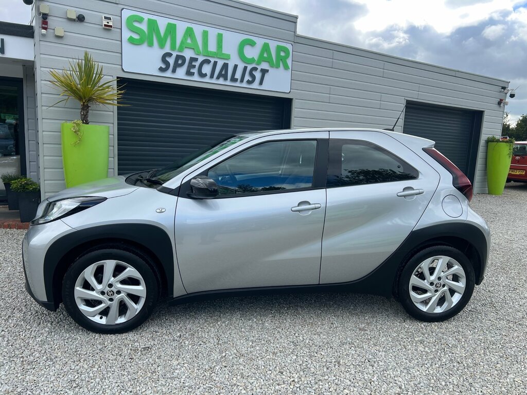 Toyota Aygo X 1.0 Vvt-i Pure Hatchback Euro 6 LS72XFB Silver #6