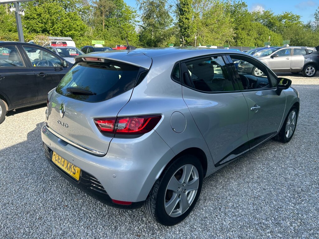 Renault Clio 1.2 16V Dynamique Medianav Hatchback Ma Silver