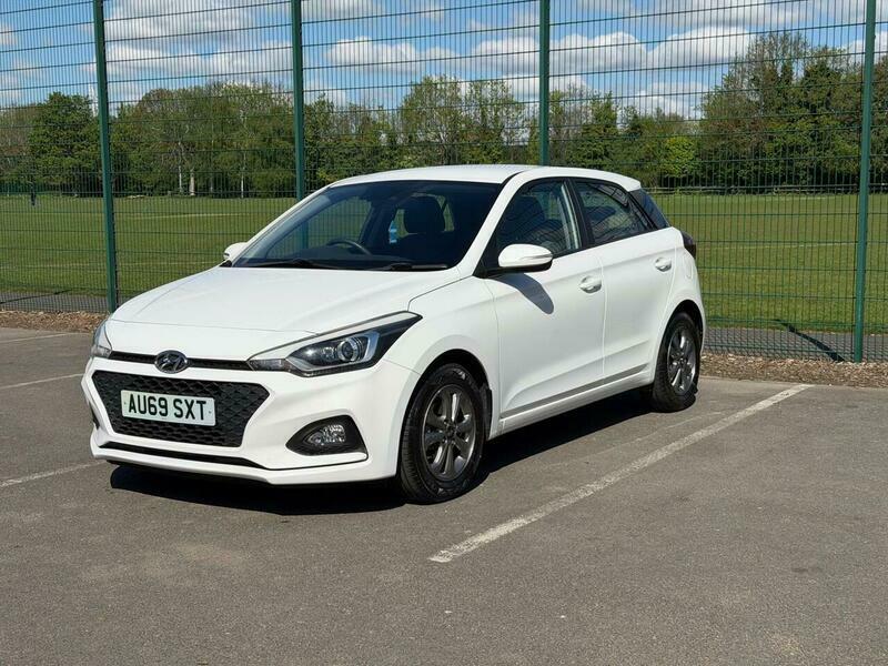Hyundai I20 1.2 Se Launch Edition AU69SXT White #3