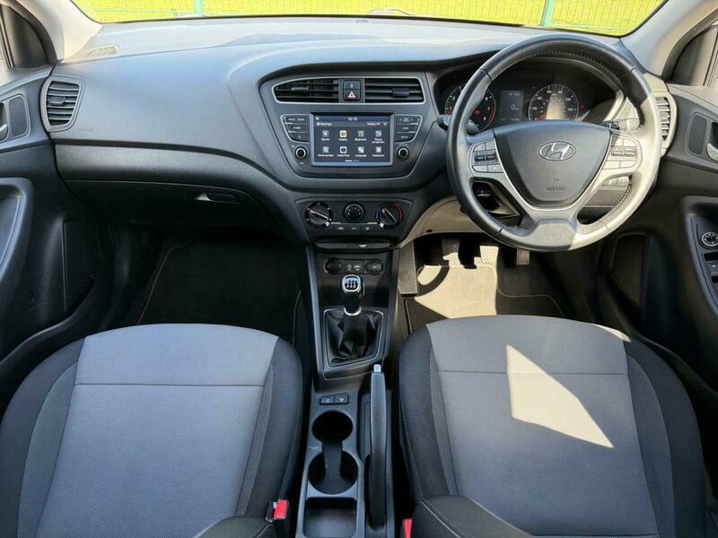 Hyundai I20 1.2 Se Launch Edition AU69SXT White #5